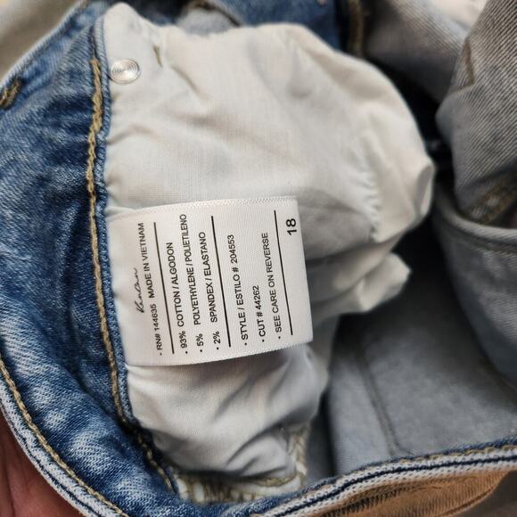 KanCan Plus Size High Rise Button Fly Cropped Jean Size 18 - Picture 6 of 14